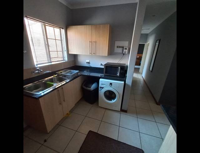 3 BEDROOM SIMPLEX TO LET IN MOOIKLOOF RIDGE